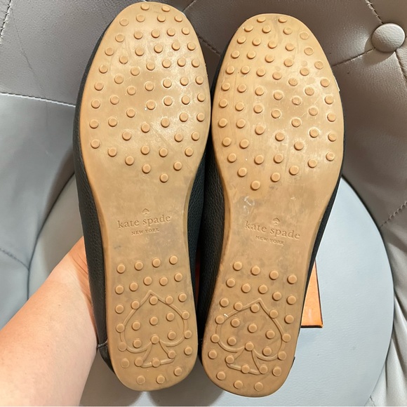 Kate Spade leather loafers with Spade ♠️ gold-hardware charms - Picture 5 of 5